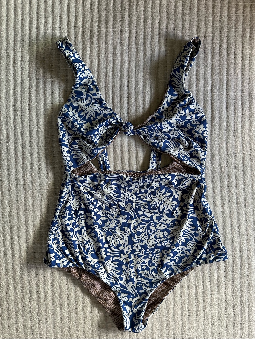 Acacia one piece